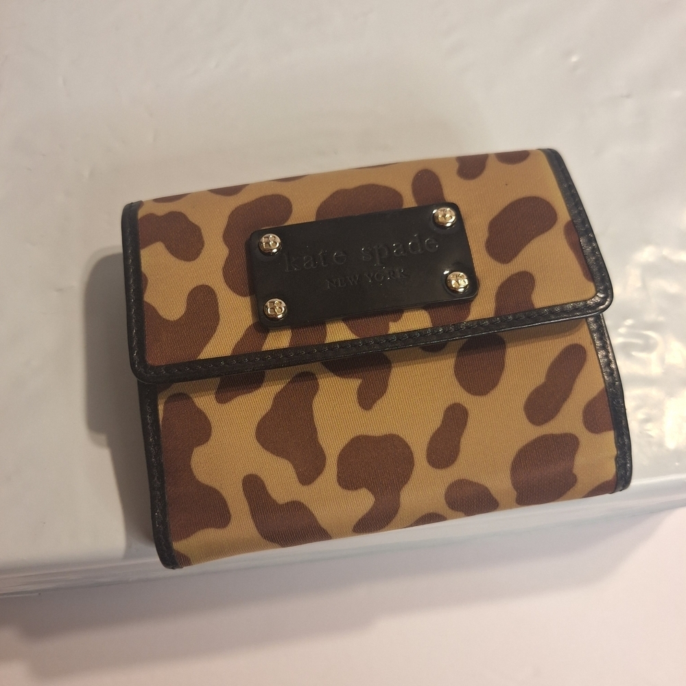 kate spade Leopard Print Bifold Wallet with Black Trim - Picture 9 of 10